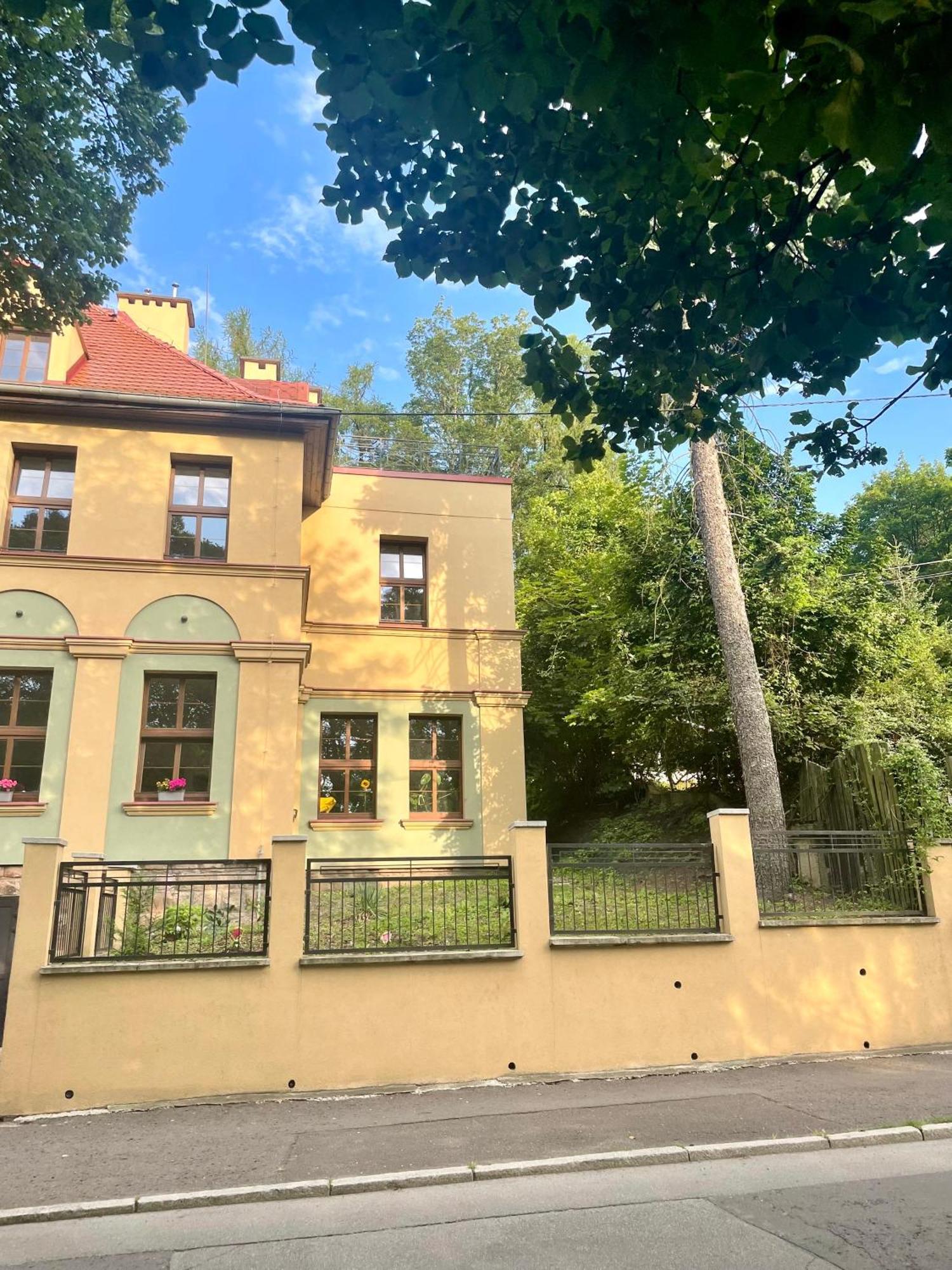 Ferienwohnung Szmaragdowa Sowa Waldenburg Exterior foto