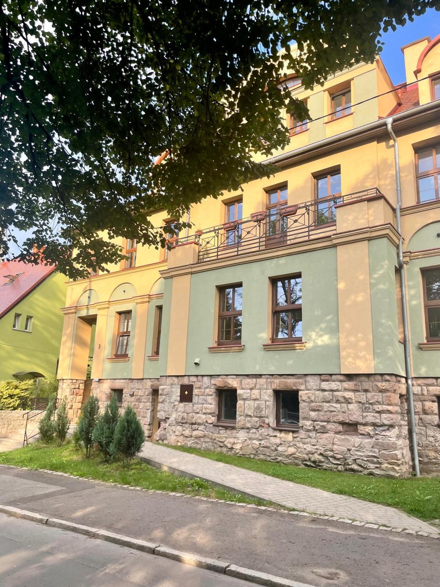 Ferienwohnung Szmaragdowa Sowa Waldenburg Exterior foto
